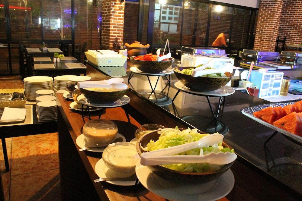 Red Planet Phuket Patong - Sha Extra Plus Exterior foto