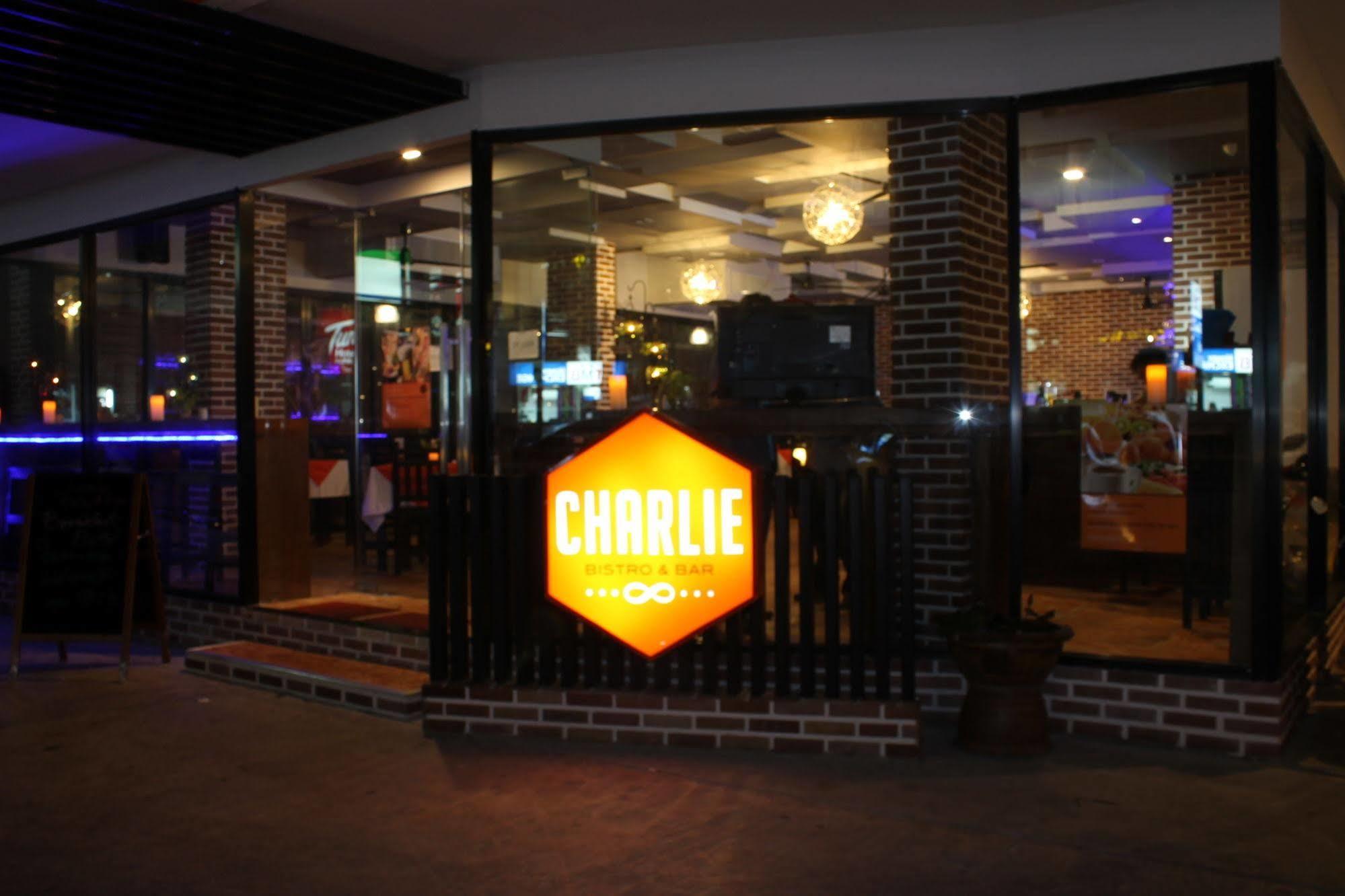 Red Planet Phuket Patong - Sha Extra Plus Exterior foto