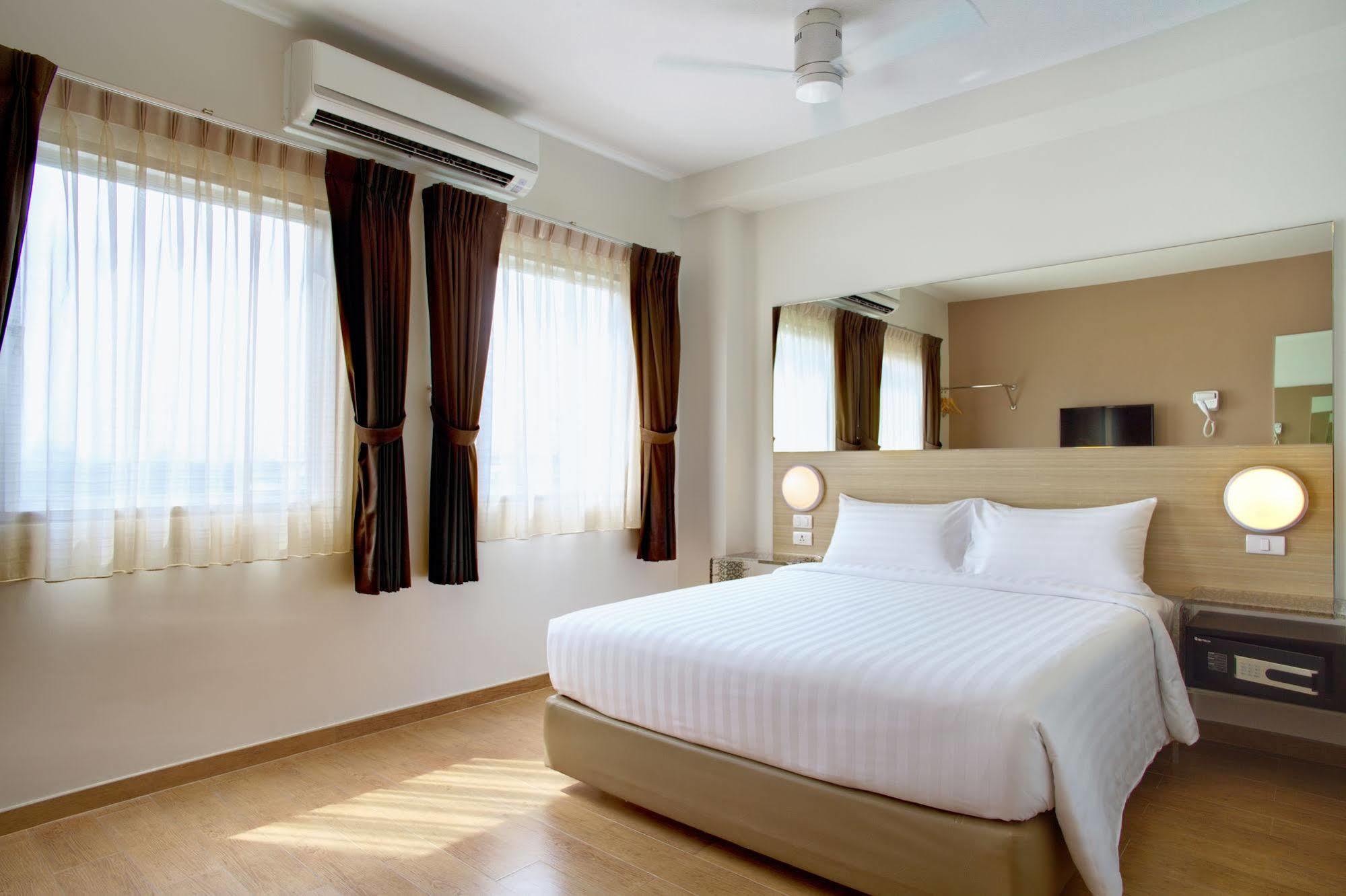 Red Planet Phuket Patong - Sha Extra Plus Exterior foto