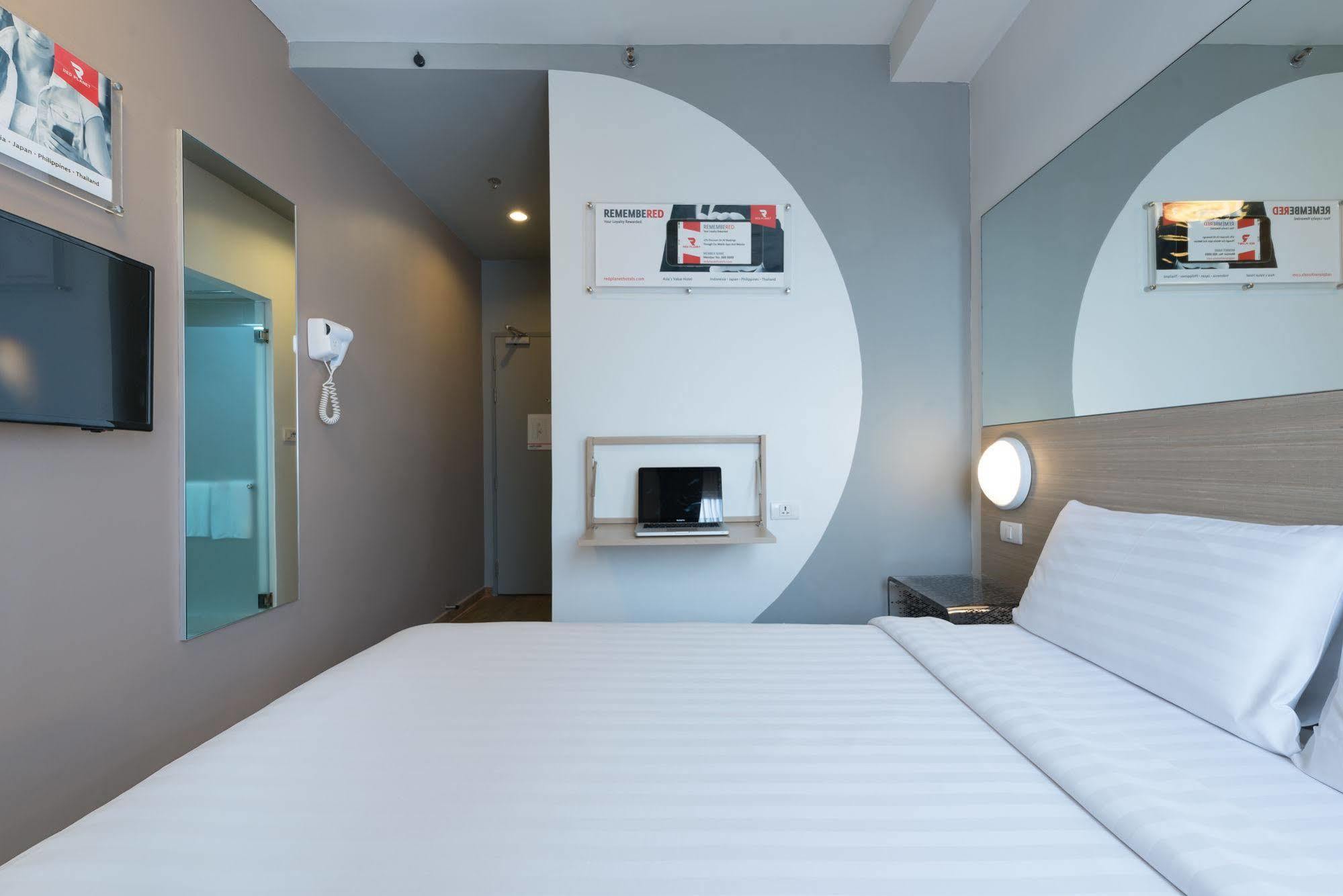 Red Planet Phuket Patong - Sha Extra Plus Exterior foto